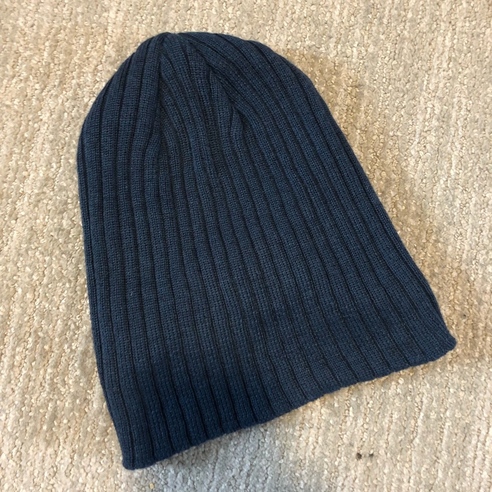 Ribbed Coal Beanie